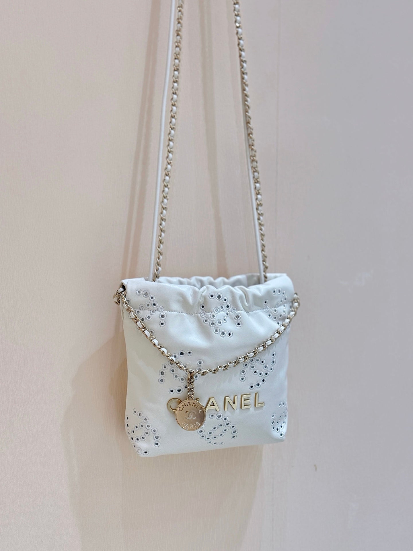 25S CHANEL MINI BAG 20 IN IVORY LAMBSKIN