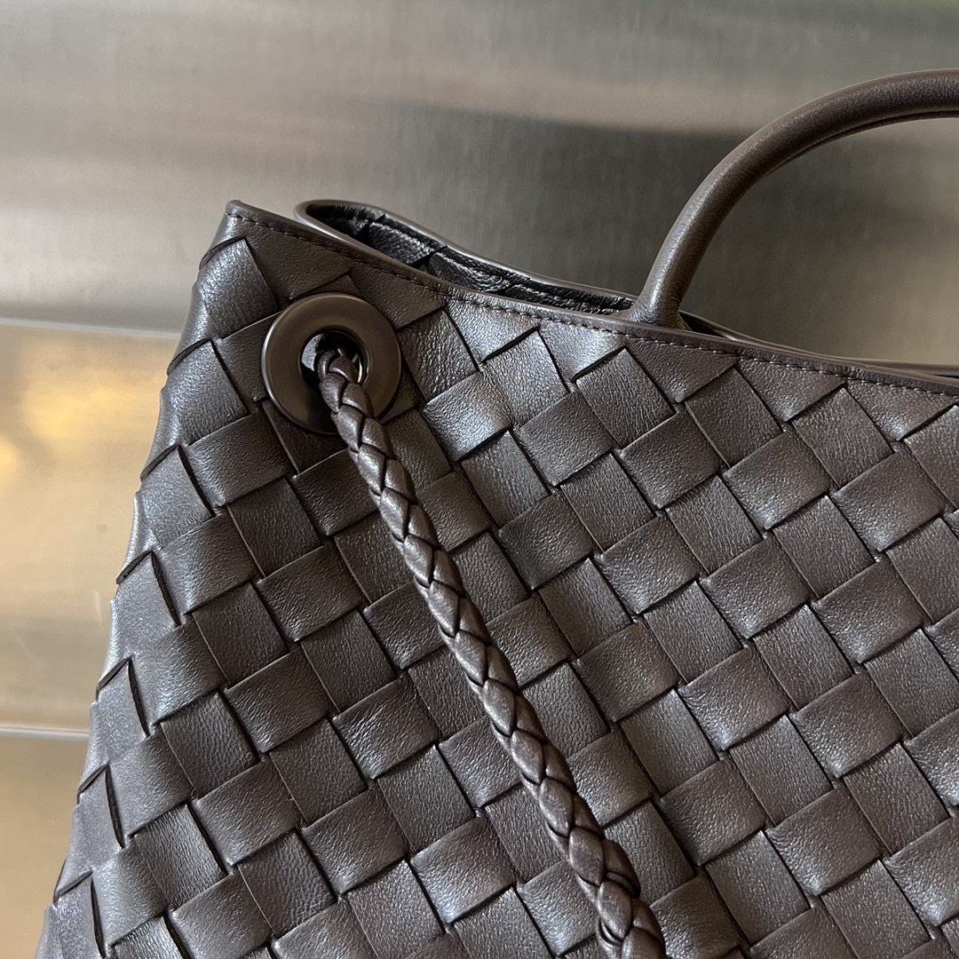 SMALL ANDIAMO 29 IN DARK BROWN LAMBSKIN
