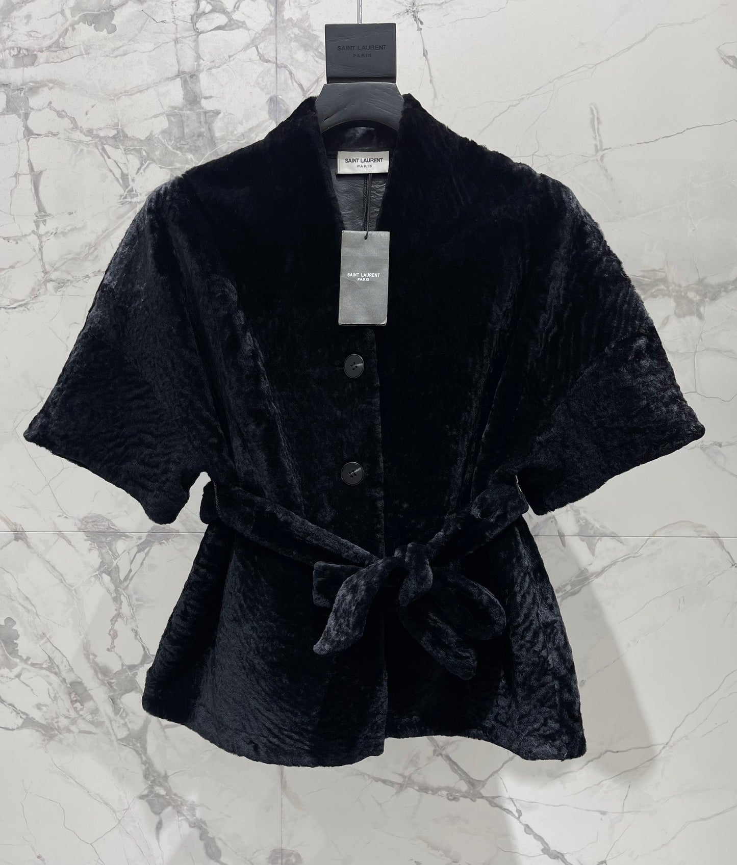YSL 25S SHORT-SLEEVED SHEARLING COAT STYLE 231