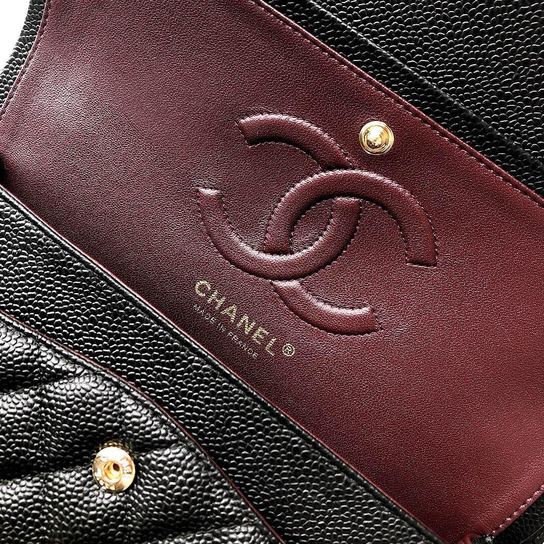 FLAP BAG 25 IN BLACK CAVIAR LEATHER GOLD HARDWARE