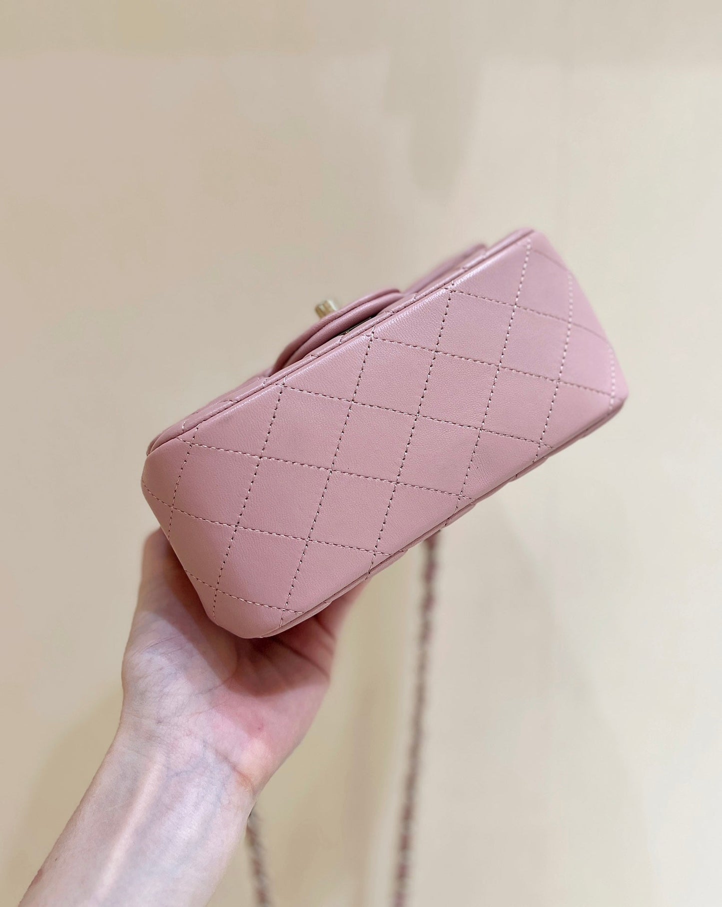 CHANEL 25S FLAP BAG 17 CM IN LIGHT PINK LAMBSKIN WITH GOLD HARDWARE
